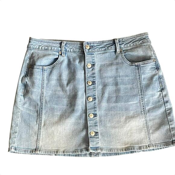 American Eagle Button Front Denim Skirt Size 16 Light Wash Above Knee Casual - Picture 1 of 6